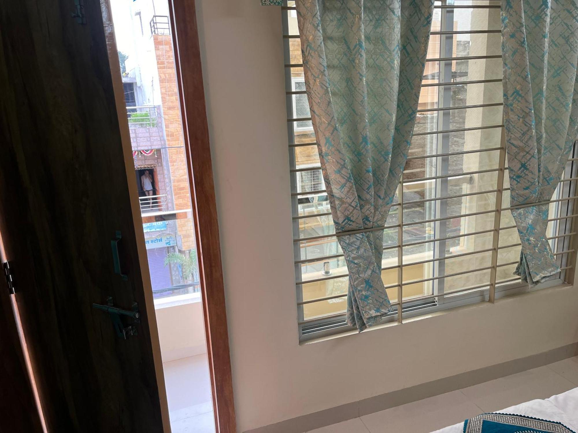 Hotel Shivashray Luxury Stays & Inn Ujjain Esterno foto