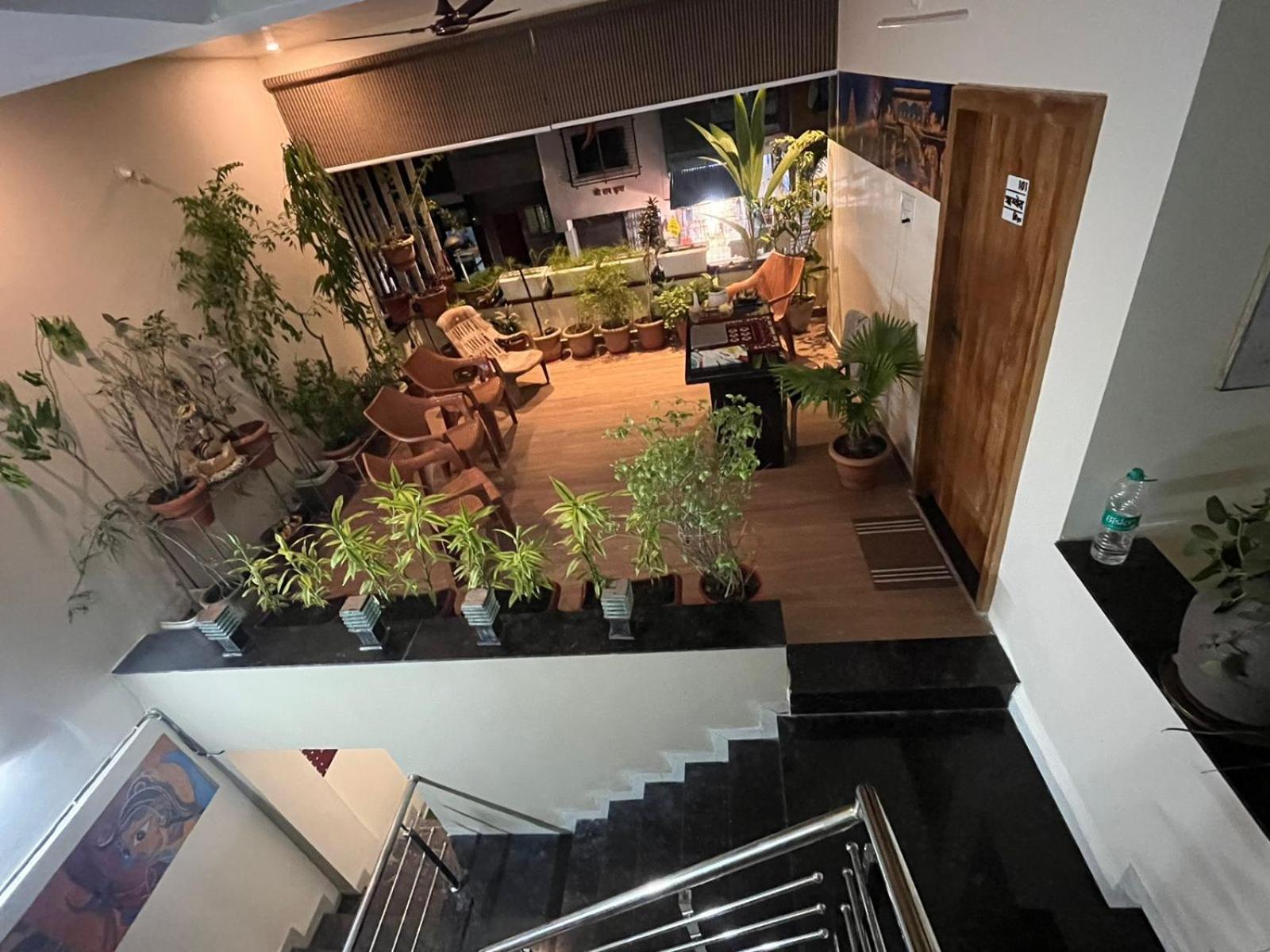 Hotel Shivashray Luxury Stays & Inn Ujjain Esterno foto