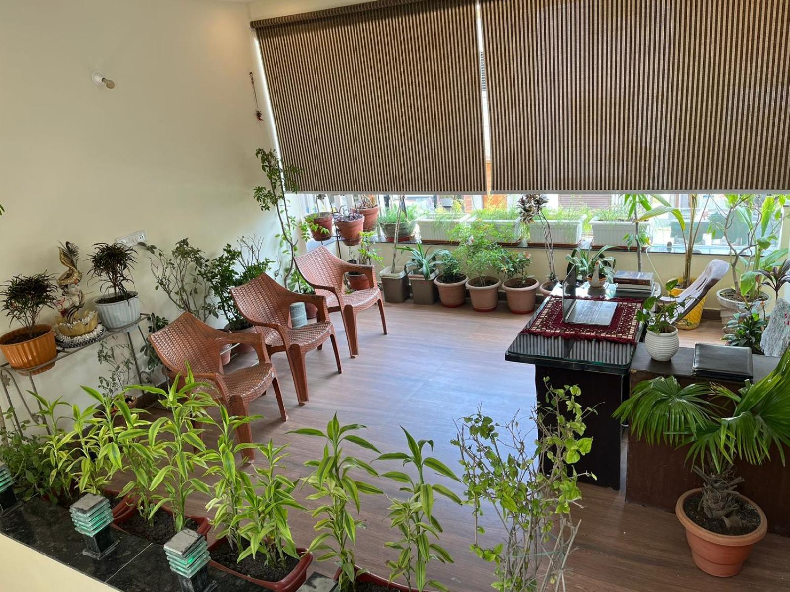 Hotel Shivashray Luxury Stays & Inn Ujjain Esterno foto