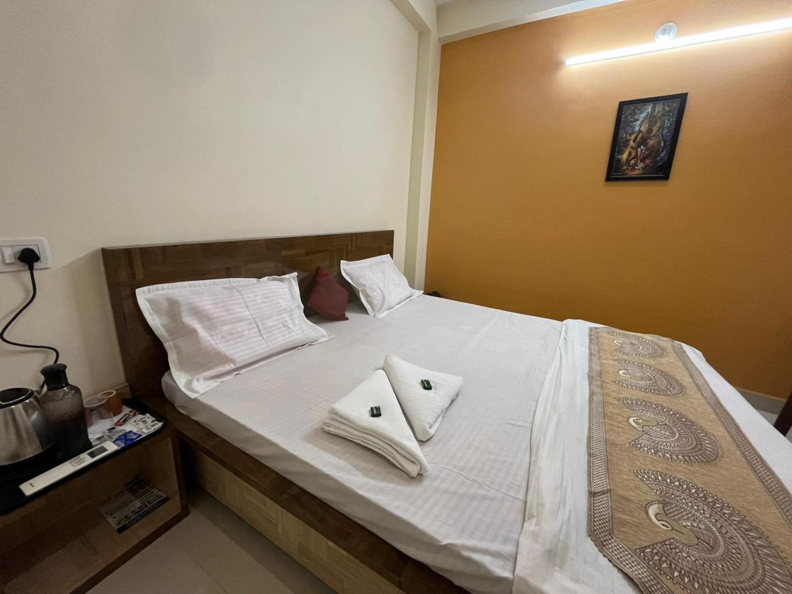 Hotel Shivashray Luxury Stays & Inn Ujjain Camera foto