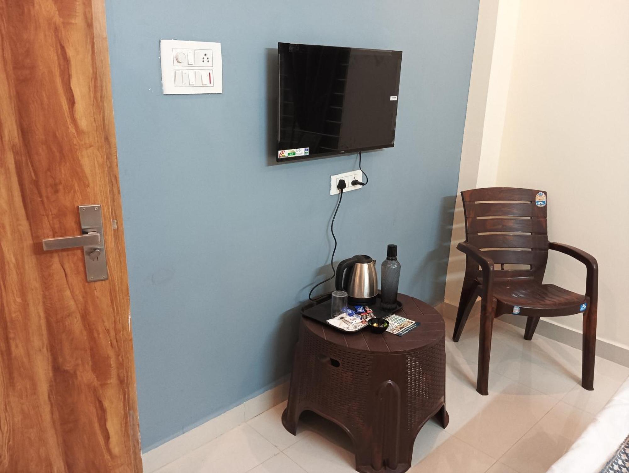Hotel Shivashray Luxury Stays & Inn Ujjain Esterno foto