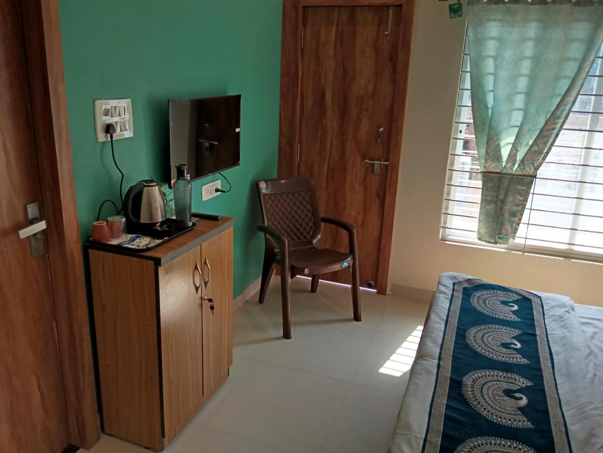 Hotel Shivashray Luxury Stays & Inn Ujjain Esterno foto