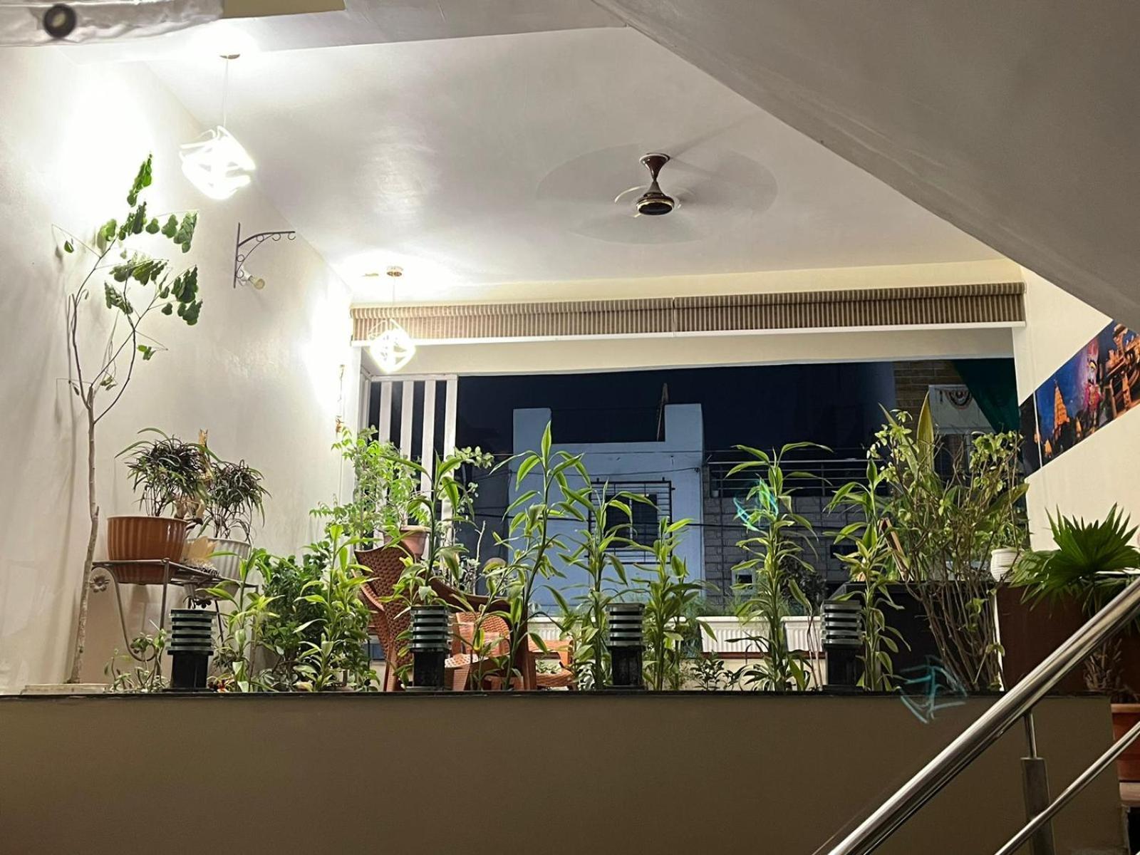 Hotel Shivashray Luxury Stays & Inn Ujjain Esterno foto